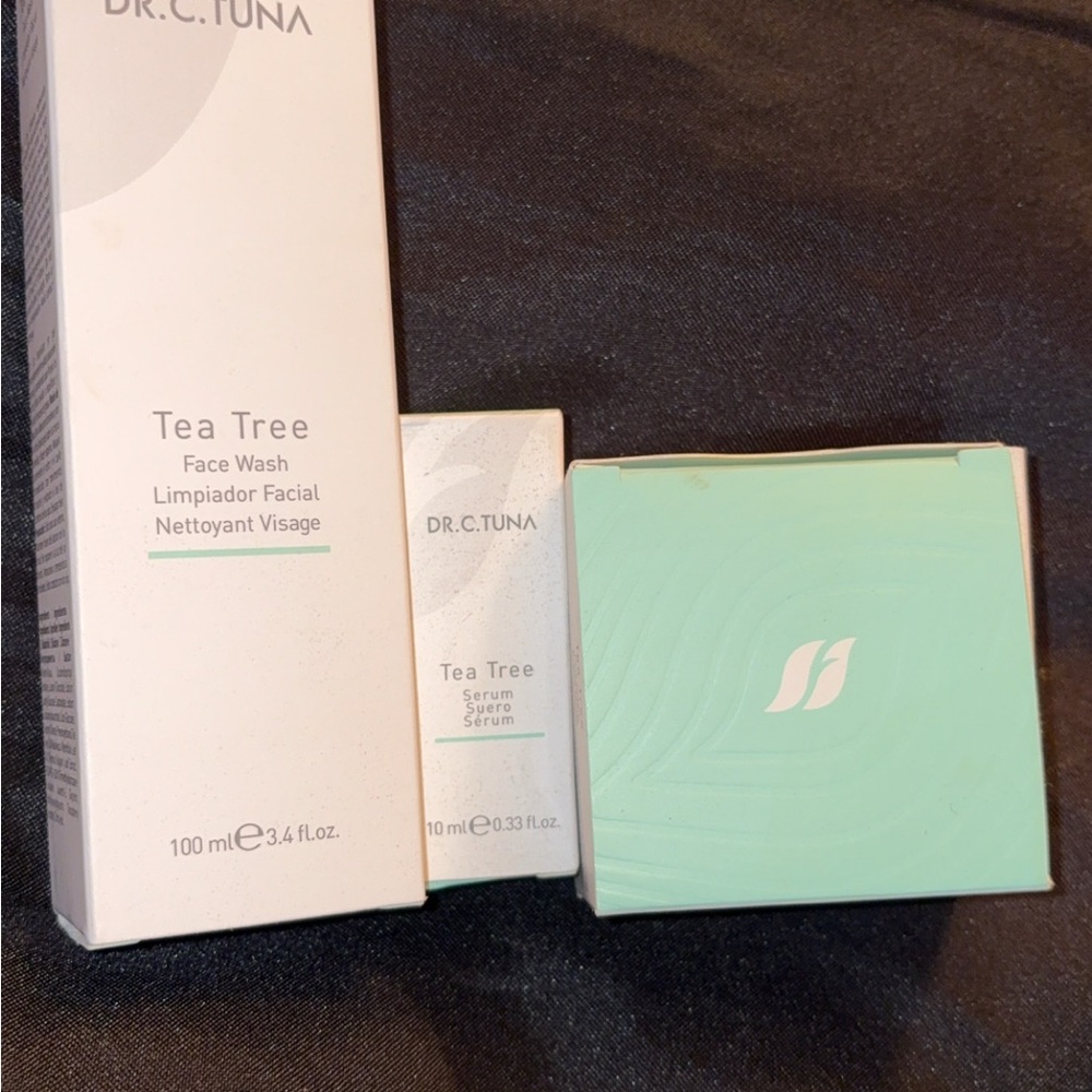 Farmasi Dr. C. Tuna Tea Tree Skincare Set - White and Green